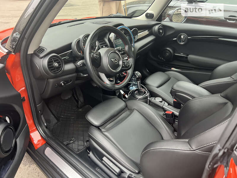 Хетчбек MINI Hatch 2018 в Києві
