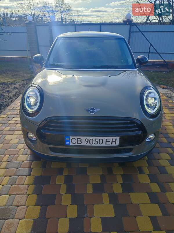 Хетчбек MINI Hatch 2019 в Пирятині