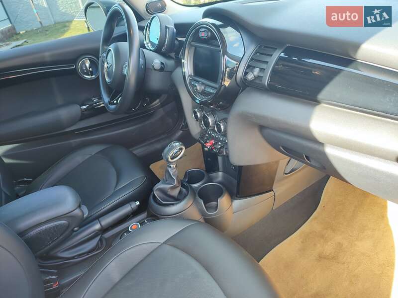 Хетчбек MINI Hatch 2019 в Пирятині