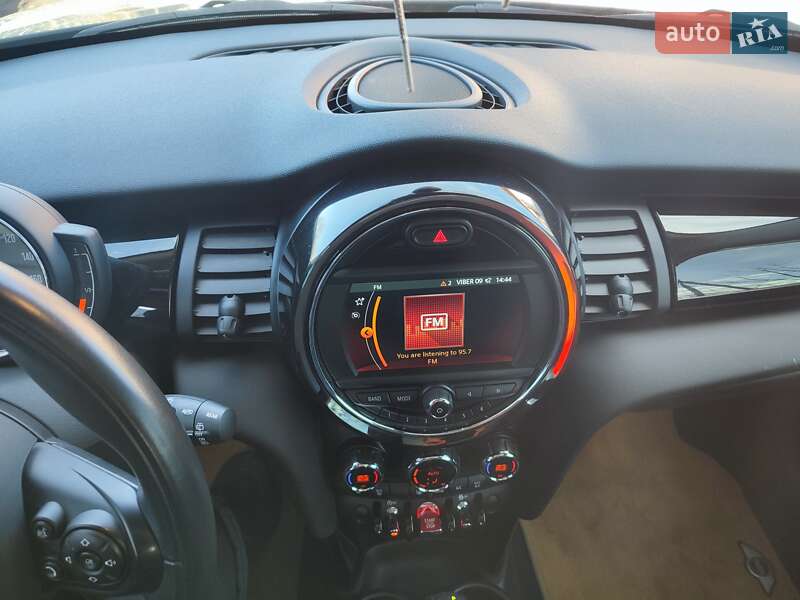 Хетчбек MINI Hatch 2019 в Пирятині