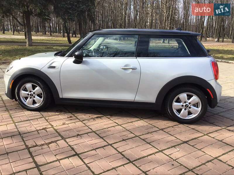Хэтчбек MINI Hatch 2015 в Киеве