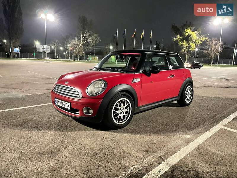Хетчбек MINI Hatch 2008 в 