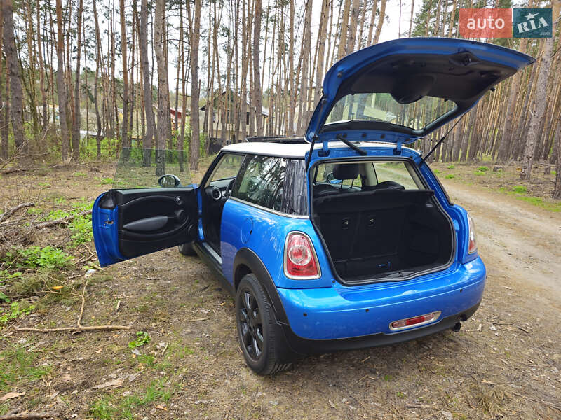 Хетчбек MINI Hatch 2012 в Бучі