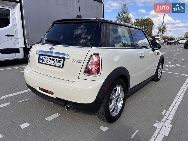 Хэтчбек MINI Hatch 2012 в 
