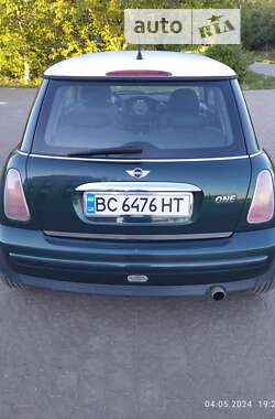 Хэтчбек MINI Hatch 2004 в Буске