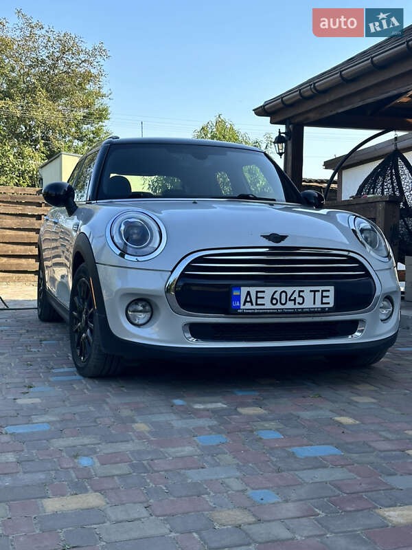 Хетчбек MINI Hatch 2016 в Кам'янському