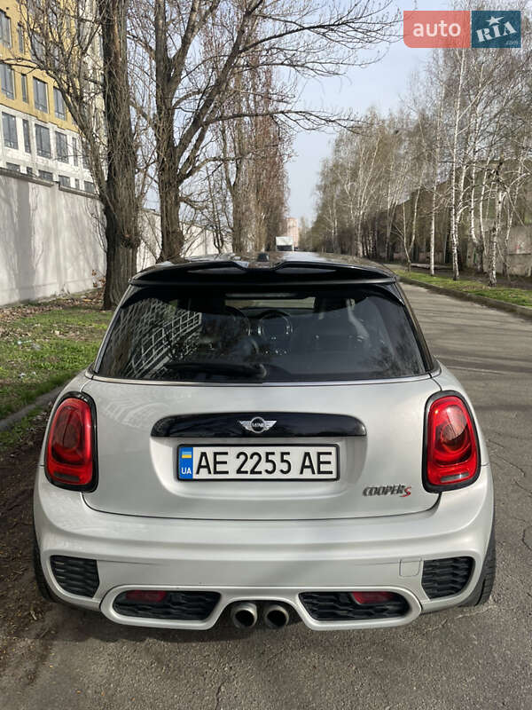 Хэтчбек MINI Hatch 2016 в Киеве