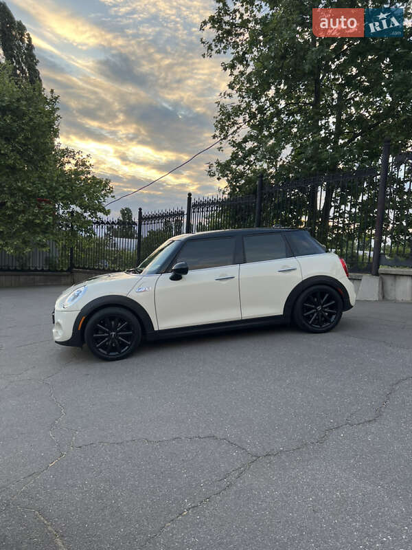 Хетчбек MINI Hatch 2015 в Миколаєві