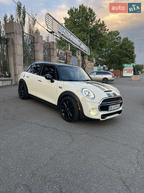 Хетчбек MINI Hatch 2015 в Миколаєві