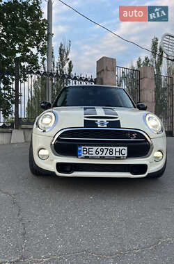 Хэтчбек MINI Hatch 2015 в Николаеве