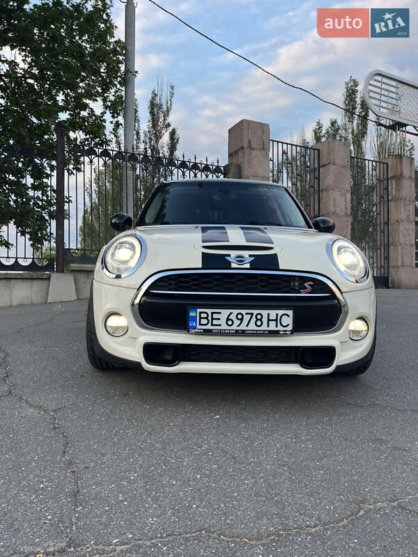Хетчбек MINI Hatch 2015 в Миколаєві