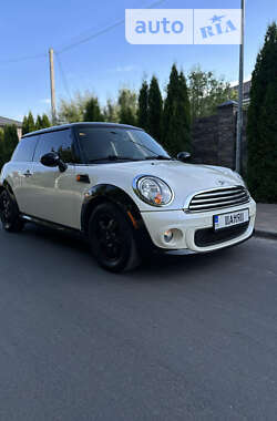 Хэтчбек MINI Hatch 2011 в Киеве