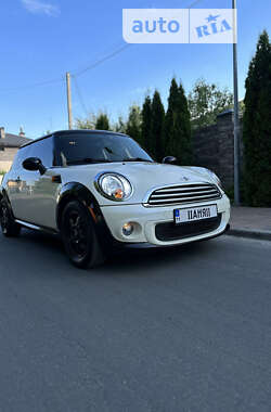 Хэтчбек MINI Hatch 2011 в Киеве