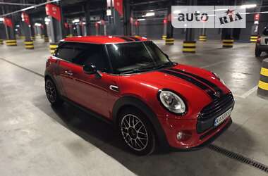 Хетчбек MINI Hatch 2016 в Києві