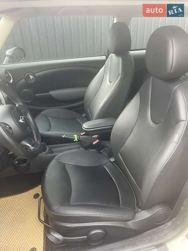 Хетчбек MINI Hatch 2012 в Переяславі