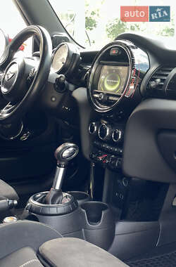 Хетчбек MINI Hatch 2016 в 