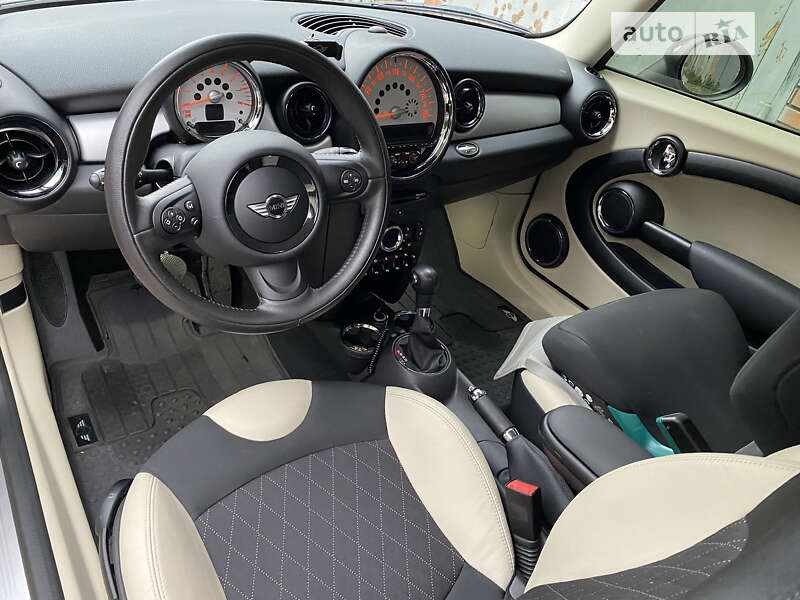 Хетчбек MINI Hatch 2012 в Києві
