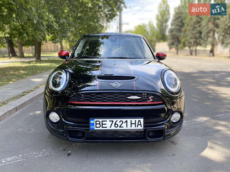 Хетчбек MINI Hatch 2018 в Києві