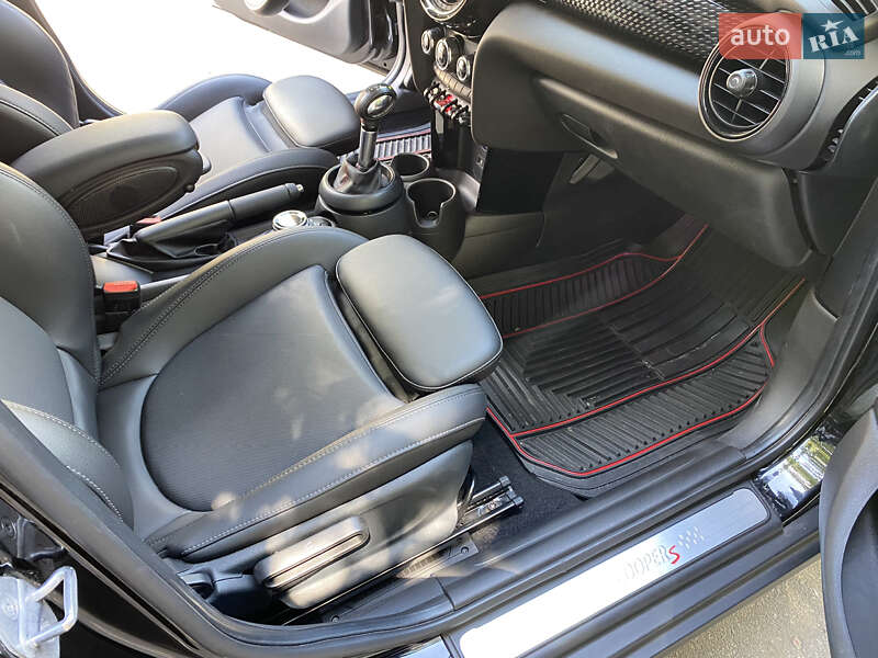 Хетчбек MINI Hatch 2018 в Києві