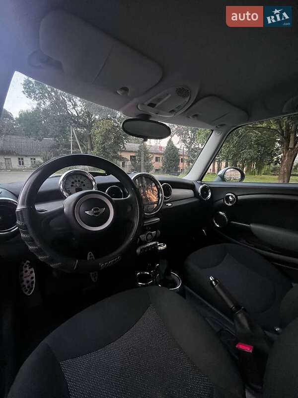 Хэтчбек MINI Hatch 2007 в Львове