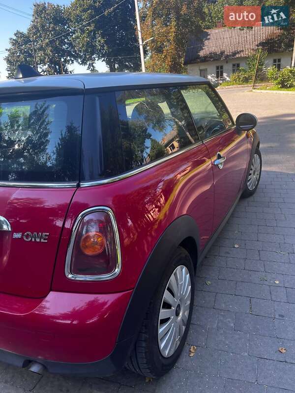 Хэтчбек MINI Hatch 2007 в Львове