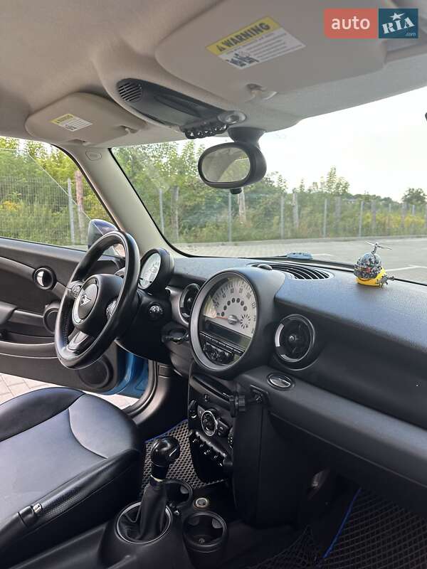 Хэтчбек MINI Hatch 2011 в Дубно