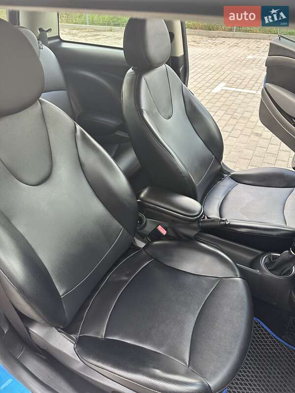 Хэтчбек MINI Hatch 2011 в Дубно