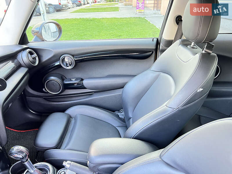 Хэтчбек MINI Hatch 2014 в Киеве