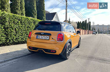 Хэтчбек MINI Hatch 2014 в Киеве