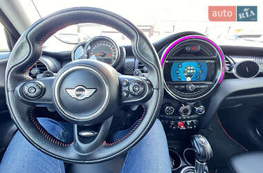 Хэтчбек MINI Hatch 2014 в Киеве