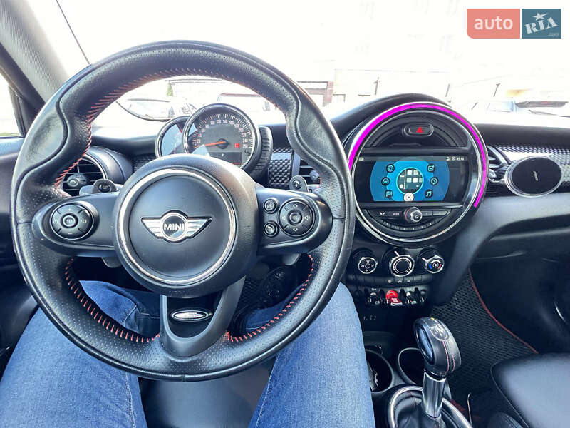 Хэтчбек MINI Hatch 2014 в Киеве