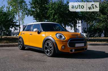 Хетчбек MINI Hatch 2015 в Києві