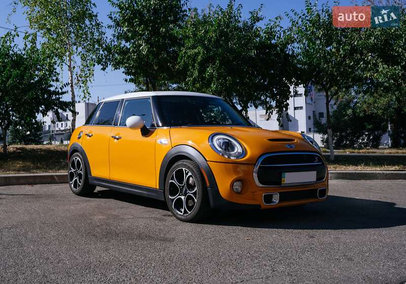 Хэтчбек MINI Hatch 2015 в 