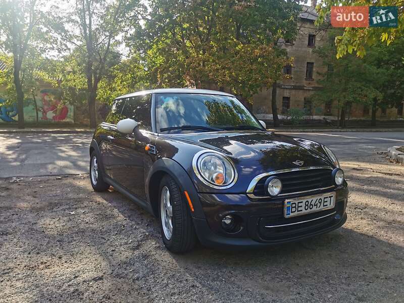 Хетчбек MINI Hatch 2013 в Миколаєві фото 2 Хетчбек MINI Hatch 2013 в Миколаєві