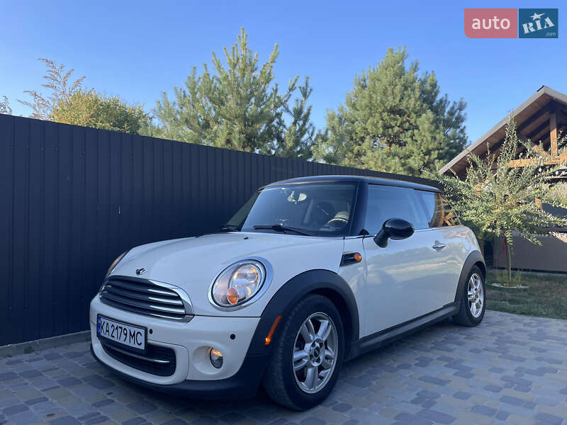 Хетчбек MINI Hatch 2012 в Переяславі