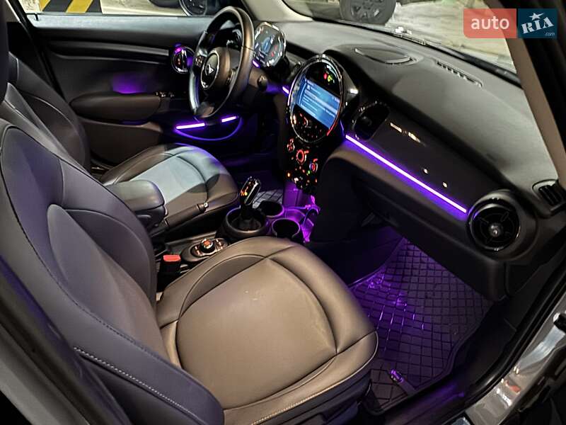 Хетчбек MINI Hatch 2021 в Києві