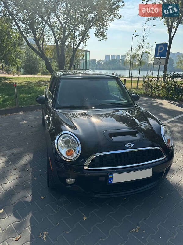 Хэтчбек MINI Hatch 2010 в 