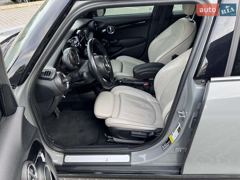 Хэтчбек MINI Hatch 2016 в Киеве