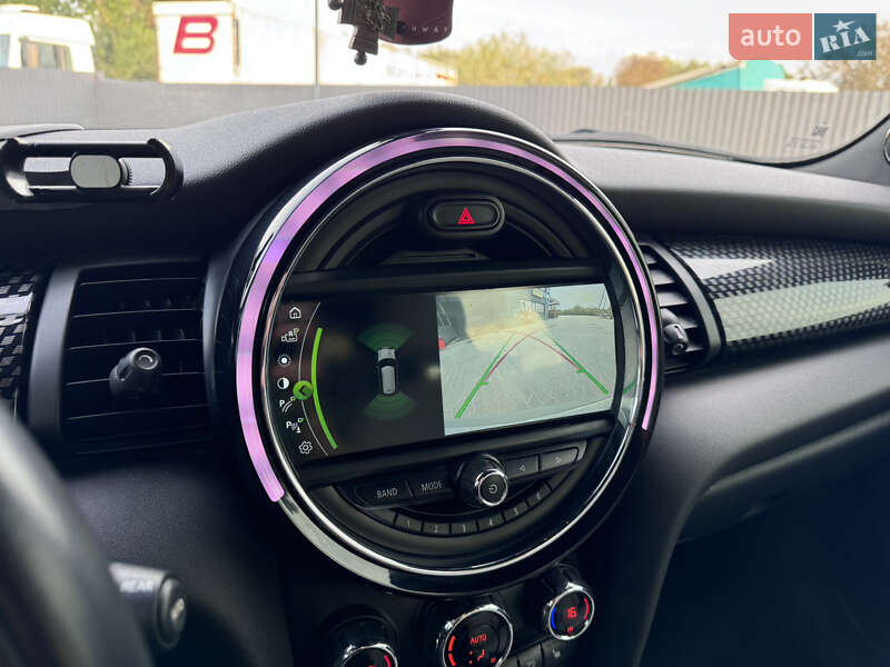 Хэтчбек MINI Hatch 2016 в Киеве