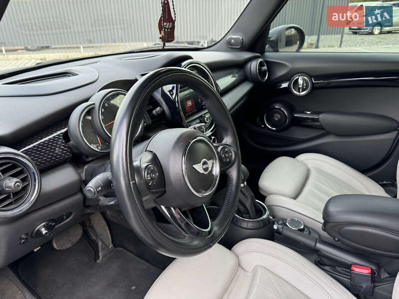 Хэтчбек MINI Hatch 2016 в Киеве