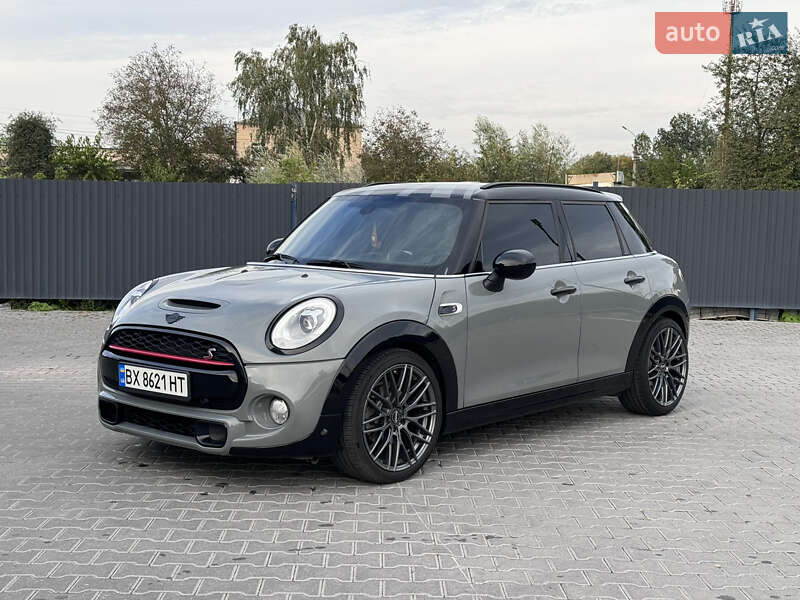 Хетчбек MINI Hatch 2016 в 