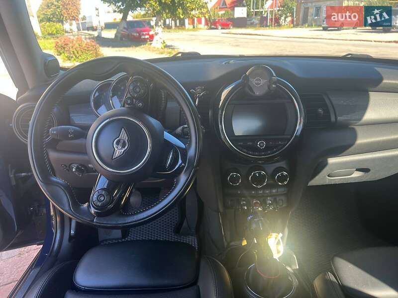 Хетчбек MINI Hatch 2015 в Звягелі