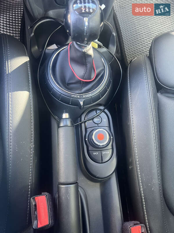Хетчбек MINI Hatch 2015 в Звягелі