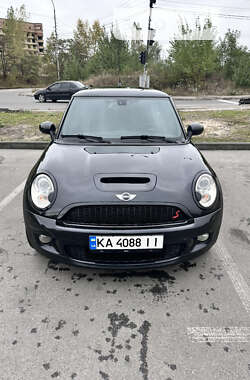 Хетчбек MINI Hatch 2007 в Пухівці