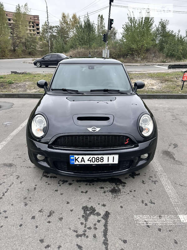 Хетчбек MINI Hatch 2007 в Пухівці