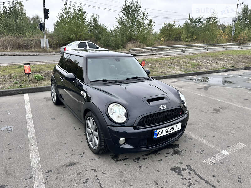 Хетчбек MINI Hatch 2007 в Пухівці
