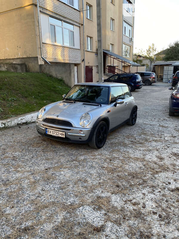 Хэтчбек MINI Hatch 2002 в 