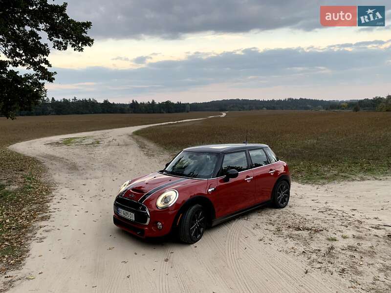 Хетчбек MINI Hatch 2015 в Києві
