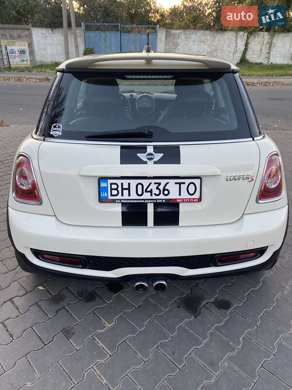 Хэтчбек MINI Hatch 2013 в Черноморске