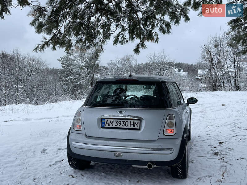Хэтчбек MINI Hatch 2003 в Житомире